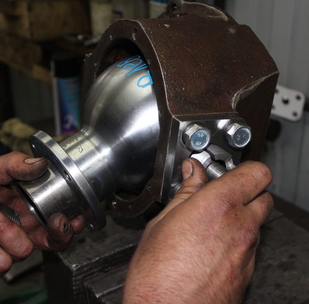 Ремонт и замена шкворней грузовых автомобилей.